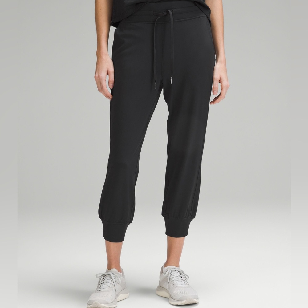 Lululemon High Rise Ready to Rulu Crop size 10
